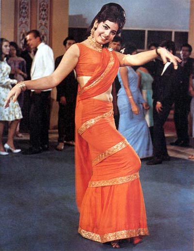 How to wear saree - Bollywood Style Step by Step